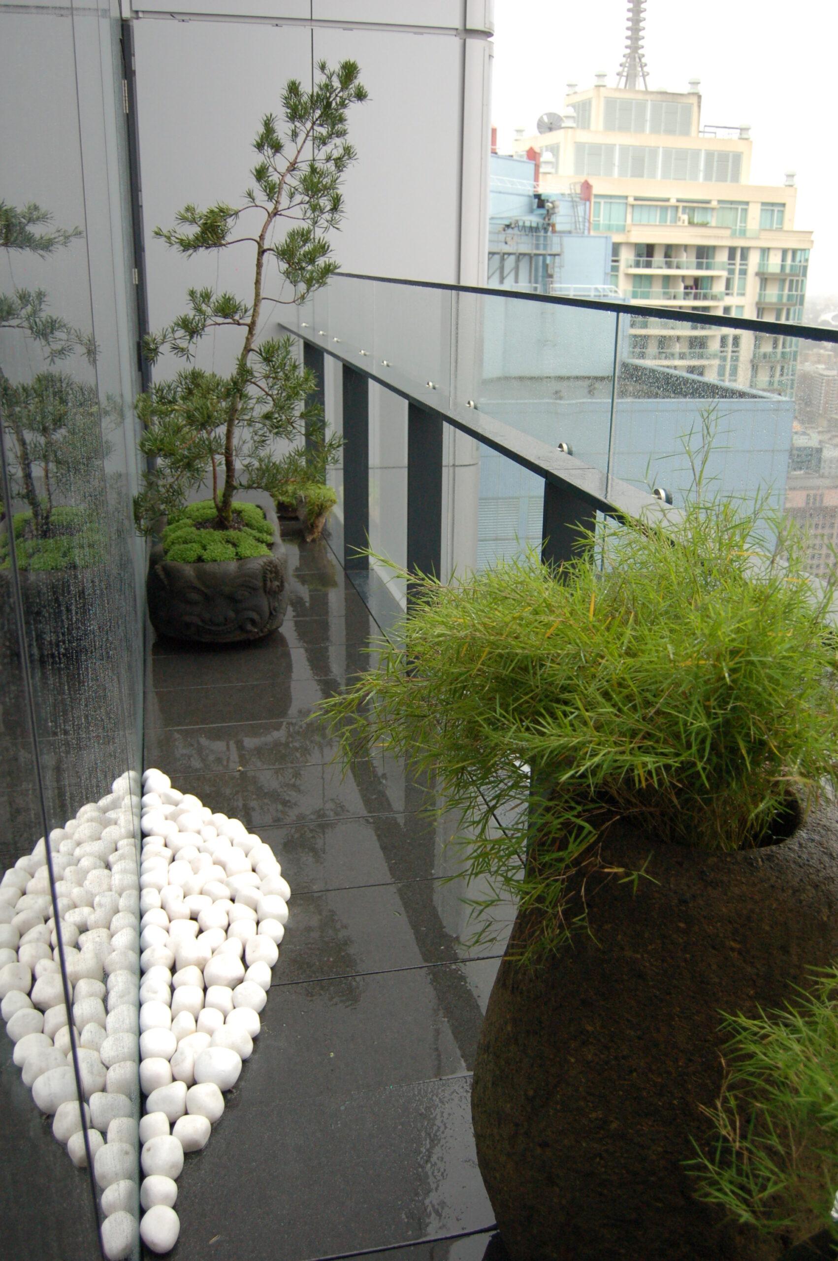 Penthouse oriental garden design in Sydney city